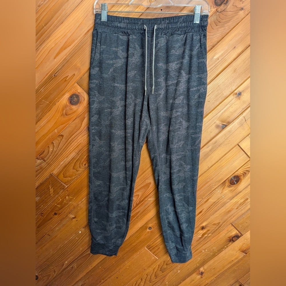 Vuori Charcoal Camouflage Performance Joggers Size XS